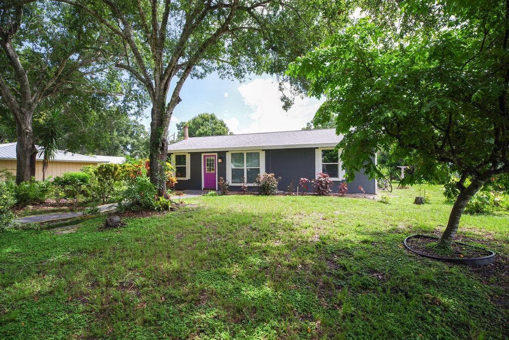 2046 54TH Avenue, Vero Beach, FL 32966 photo 2