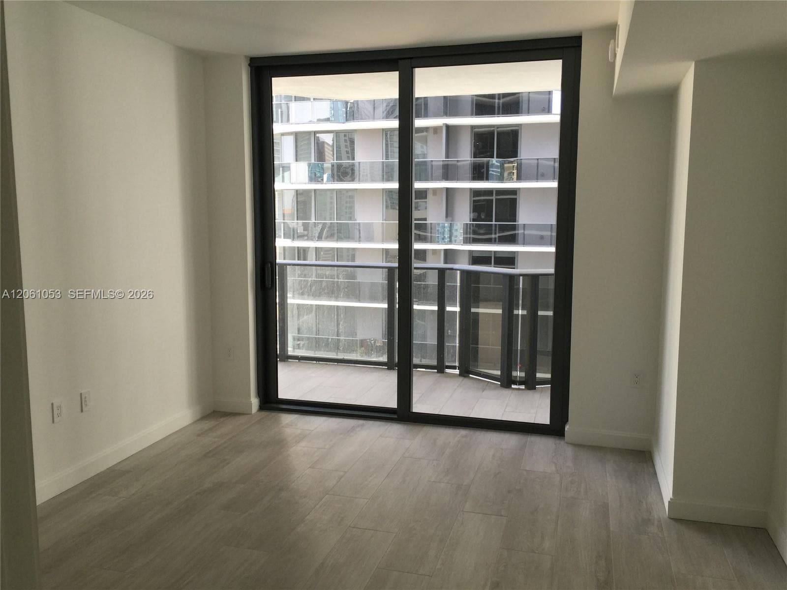 45 SW 9 st # 1607, Miami, FL 33131 photo 4