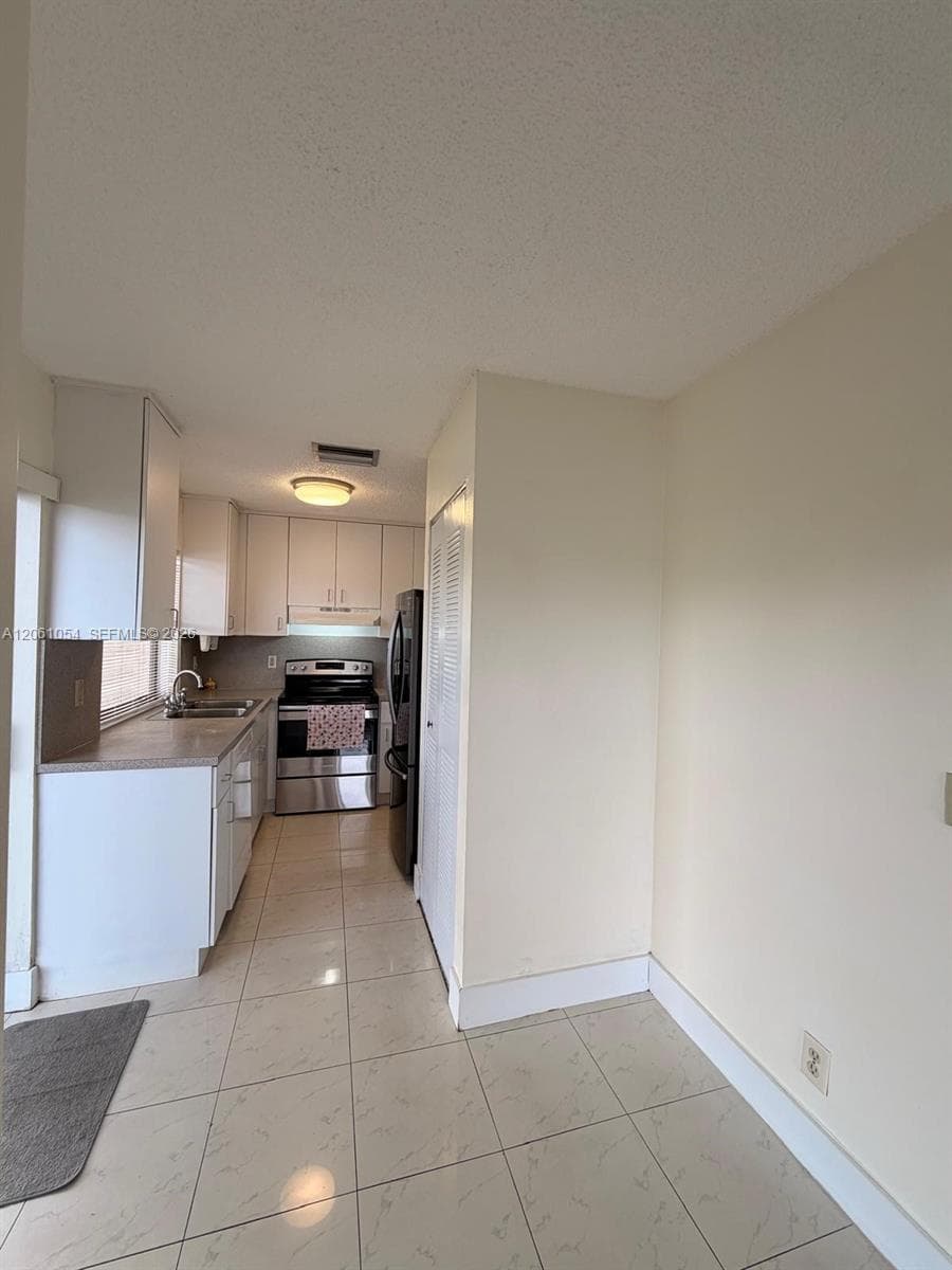 6431 NW 171st St, Hialeah, FL 33015 photo 5