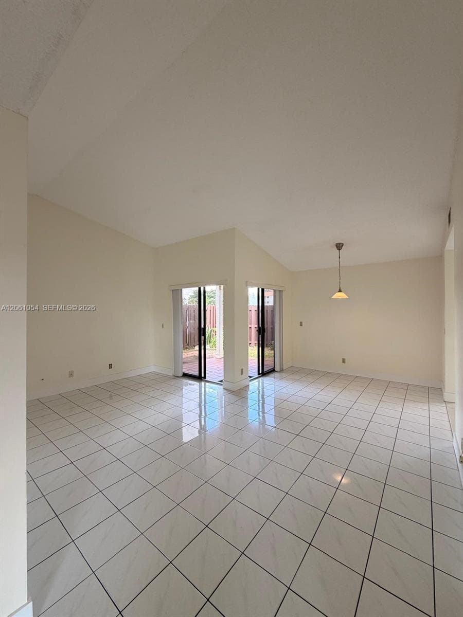 6431 NW 171st St, Hialeah, FL 33015 photo 4
