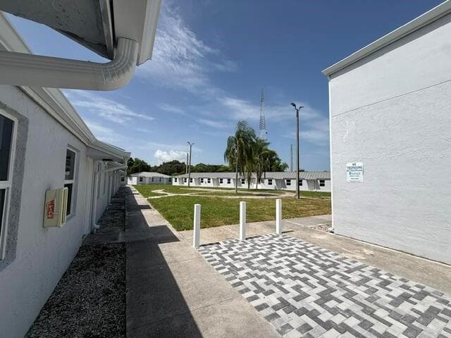 4393 Windsor Avenue # 20, West Palm Beach, FL 33407 photo 3