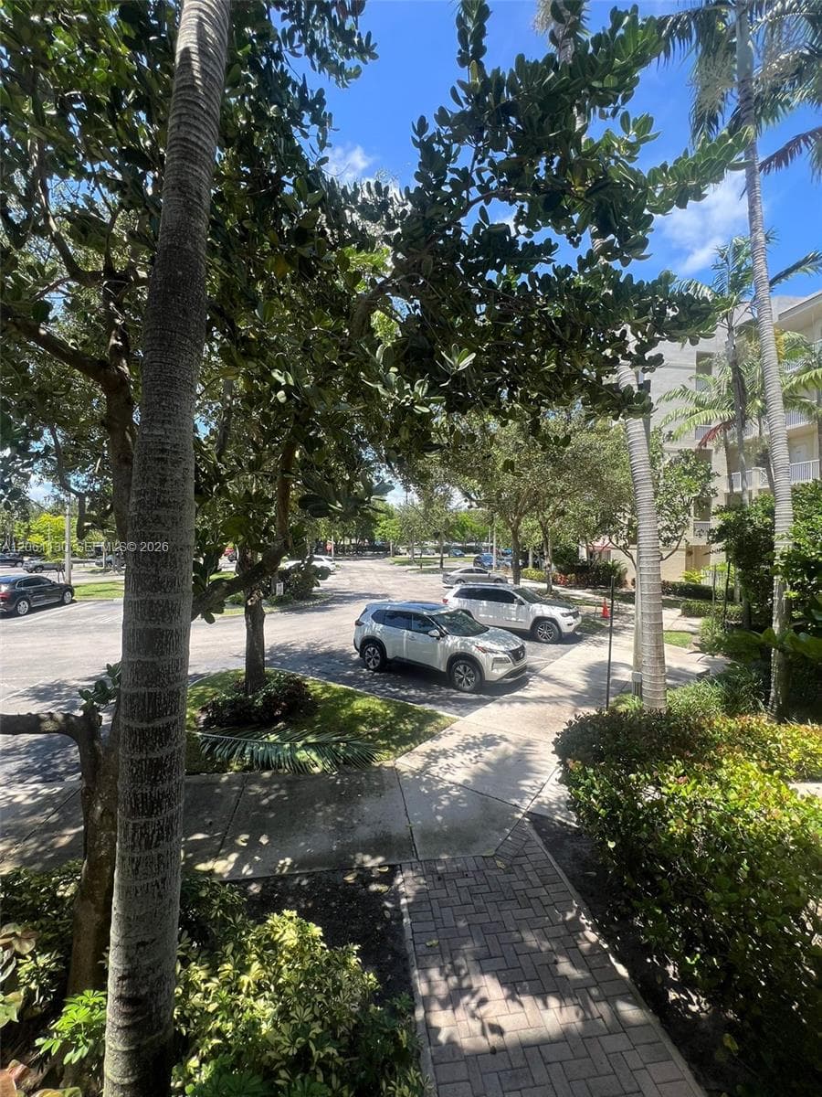 3500 Oaks Clubhouse Dr # 207, Pompano Beach, FL 33069 photo 5