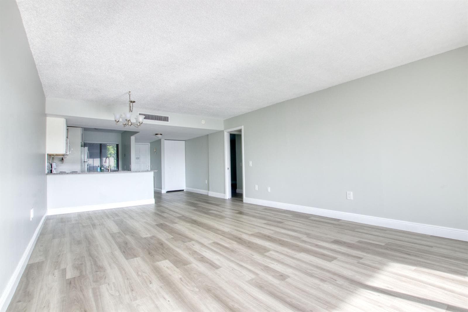 4254 D Este Court # 304, Lake Worth, FL 33467 photo 4