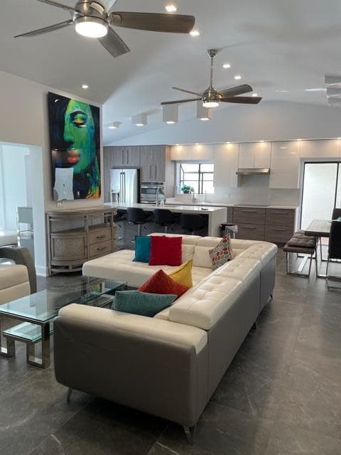 10 COLUMBIA Court, Deerfield Beach, FL 33442 photo 3