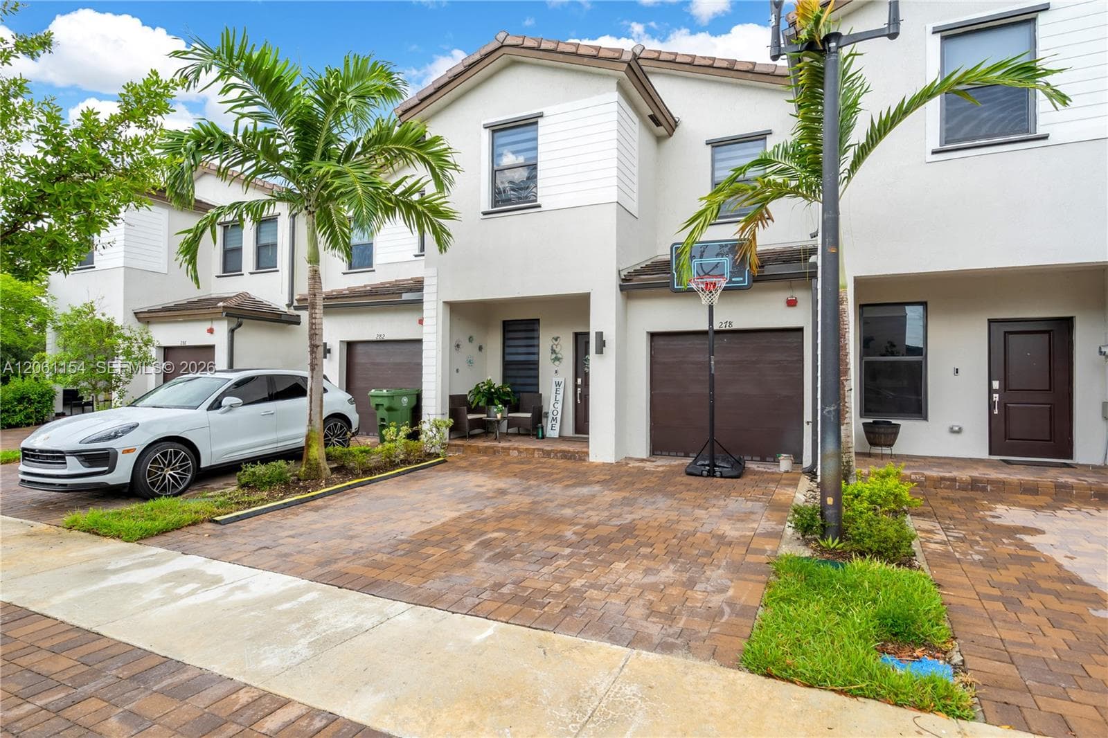 278 SW 159th Pl, Pembroke Pines, FL 33027 photo 2