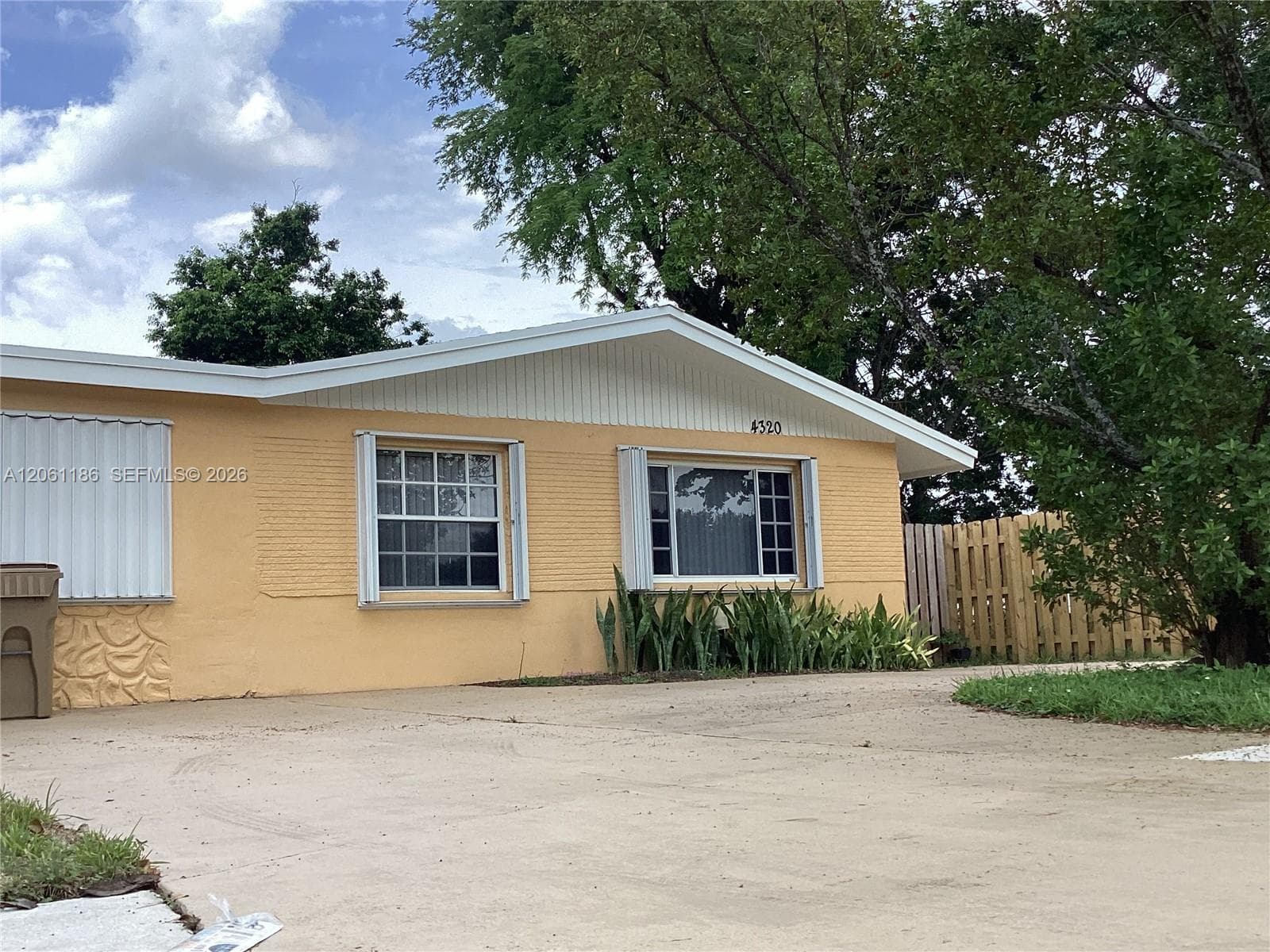 4320 SW 56th Ave, Davie, FL 33314 photo 3