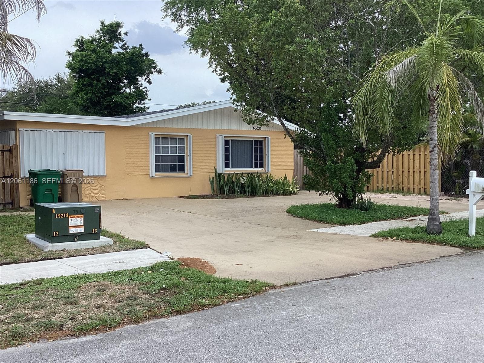4320 SW 56th Ave, Davie, FL 33314