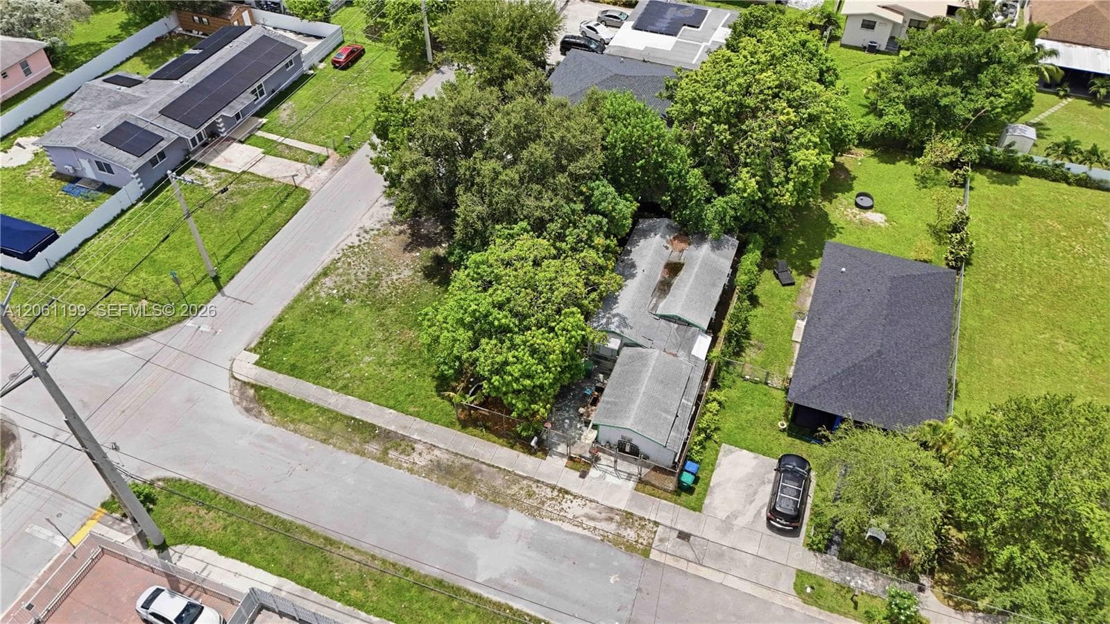 2106 NW 70th St, Miami, FL 33147 photo 2