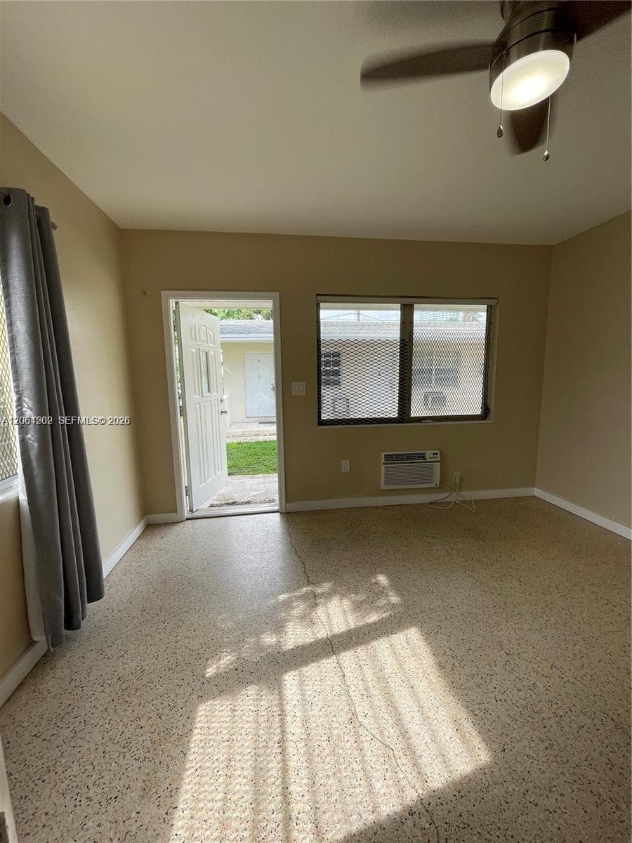 940 SW 4ST # 4, Miami, FL 33130