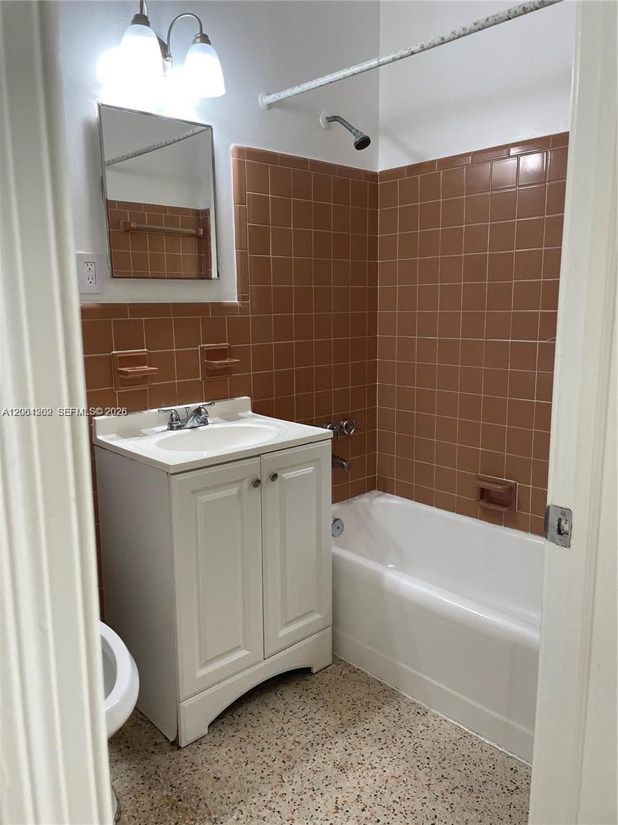 940 SW 4ST # 4, Miami, FL 33130 photo 5