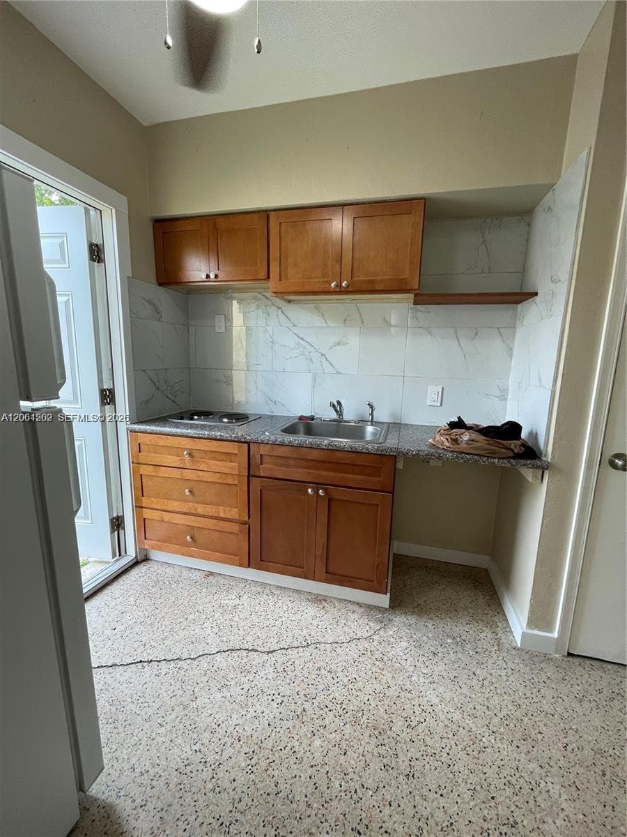 940 SW 4ST # 4, Miami, FL 33130 photo 4