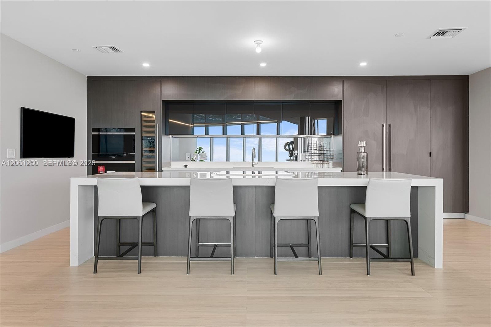 851 NE 1st Ave # PH4912, Miami, FL 33132 photo 5