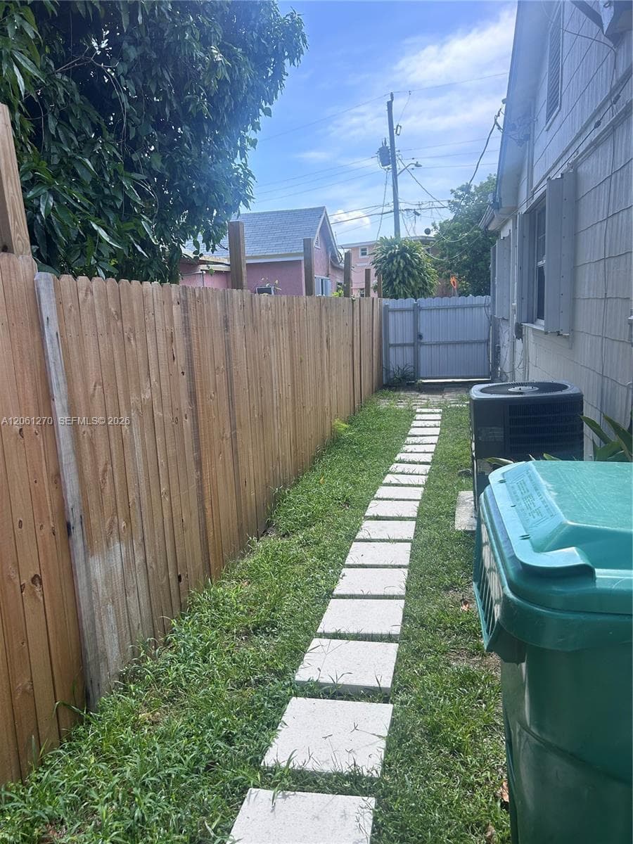11108 Peachtree Dr # 0, Miami, FL 33161 photo 2