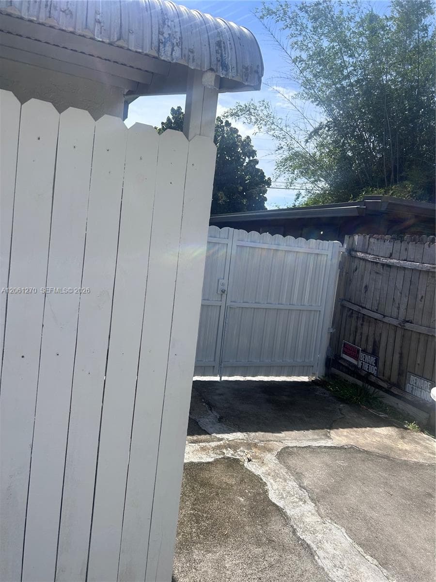 11108 Peachtree Dr # 0, Miami, FL 33161 photo 3