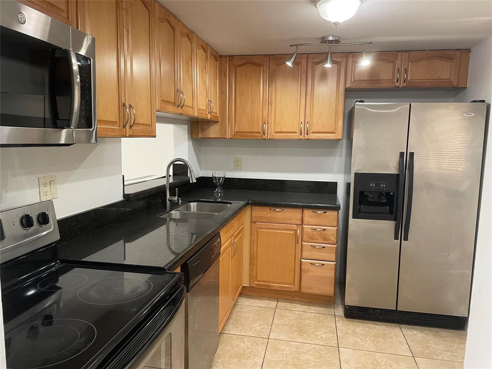 8065 SW 107TH Avenue # 108, Miami, FL 33173 photo 5