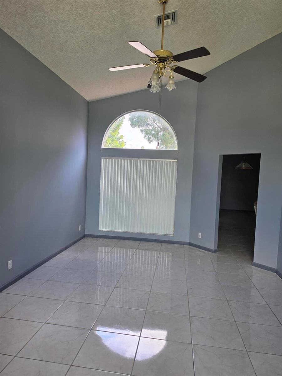 100 KINGS Way, Royal Palm Beach, FL 33411 photo 5