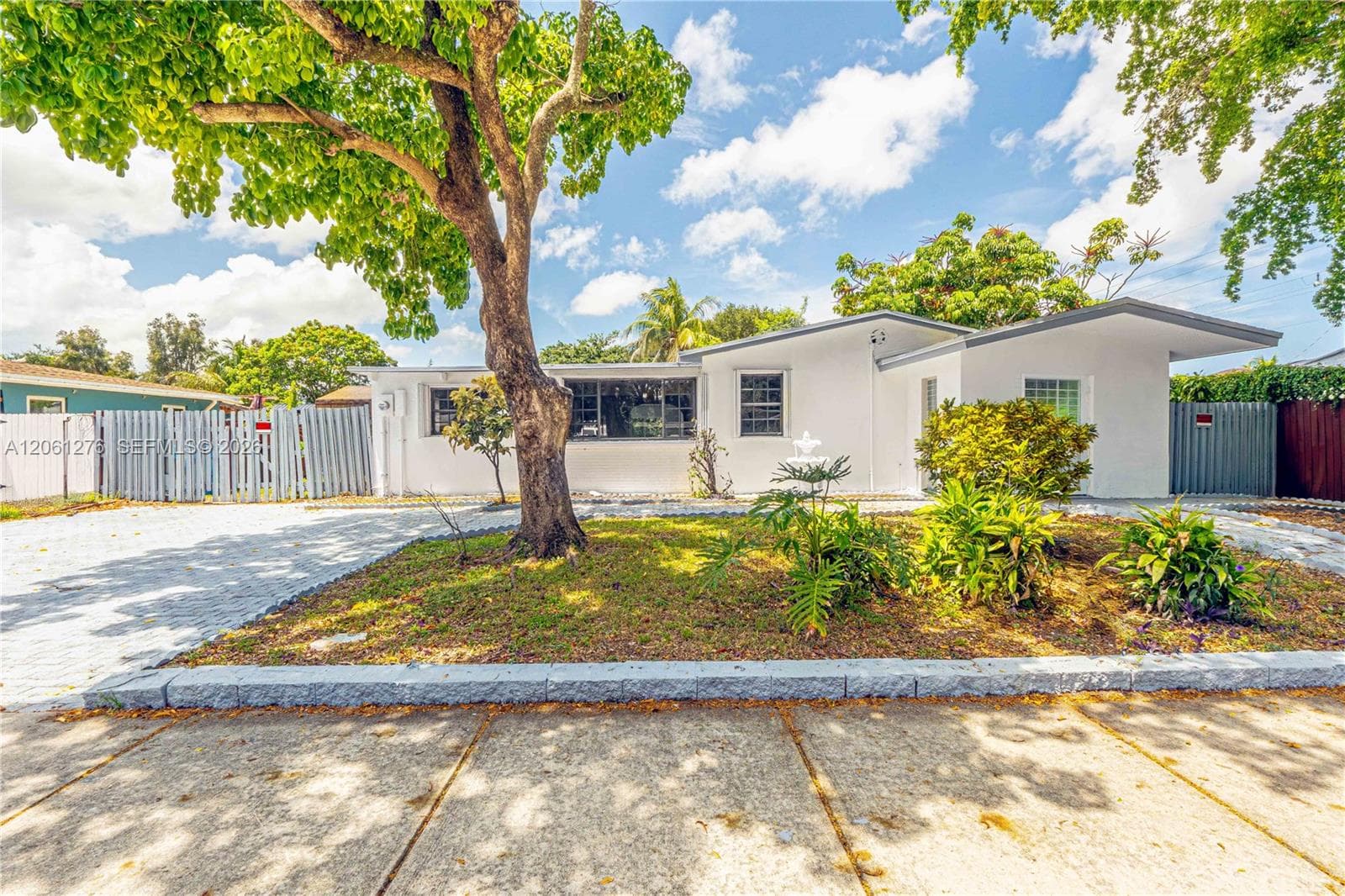 4011 SW 32nd St, West Park, FL 33023 photo 2
