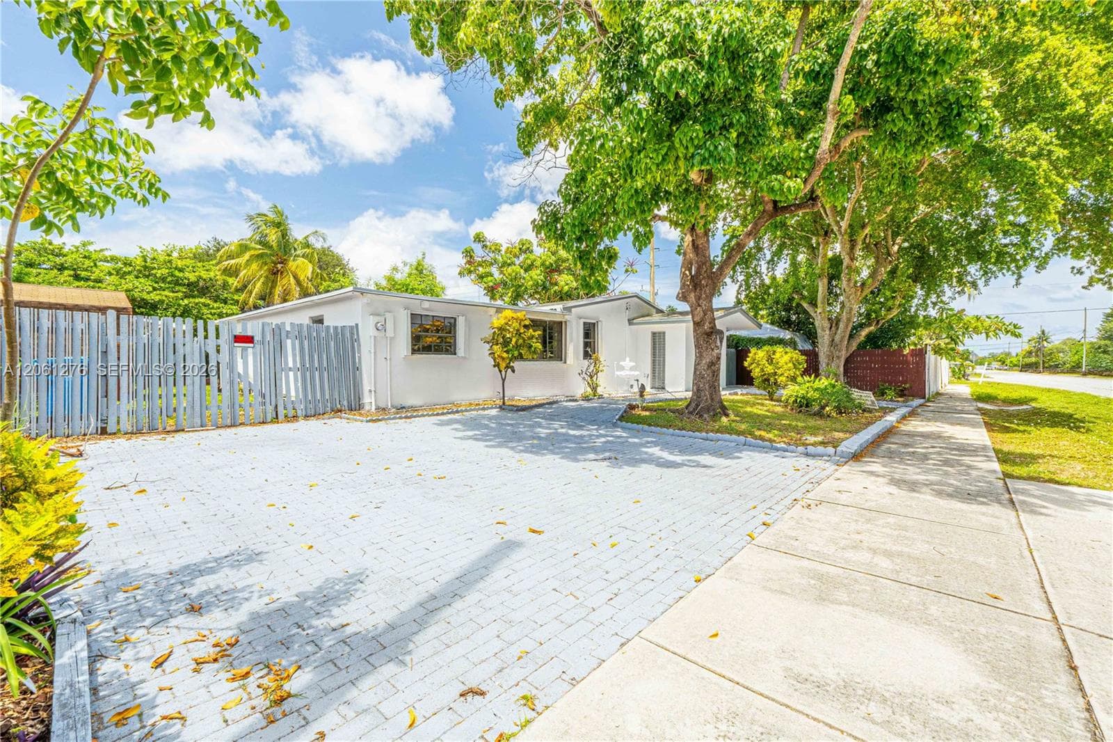 4011 SW 32nd St, West Park, FL 33023 photo 3