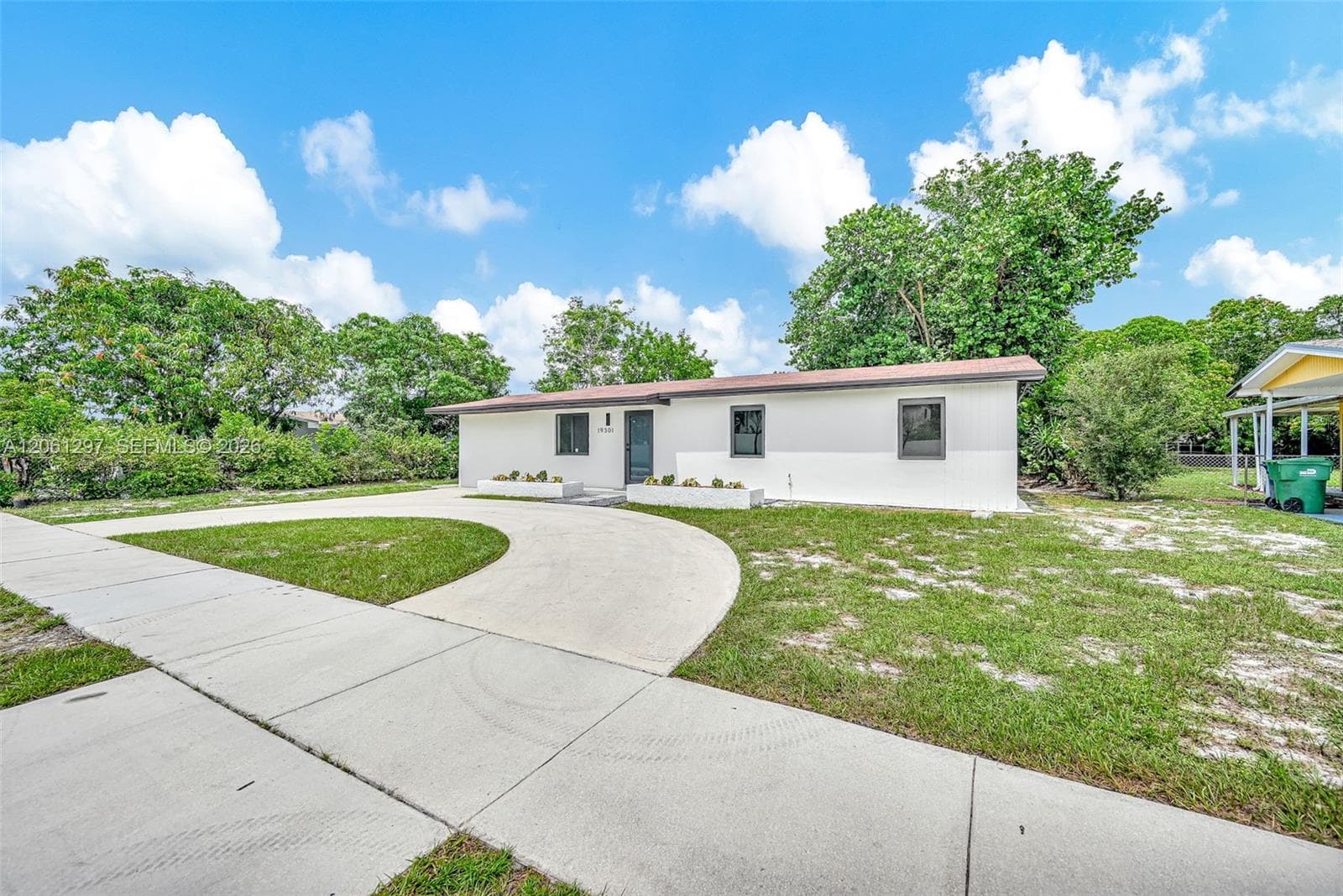 19301 NW 52nd Ave, Miami Gardens, FL 33055 photo 2