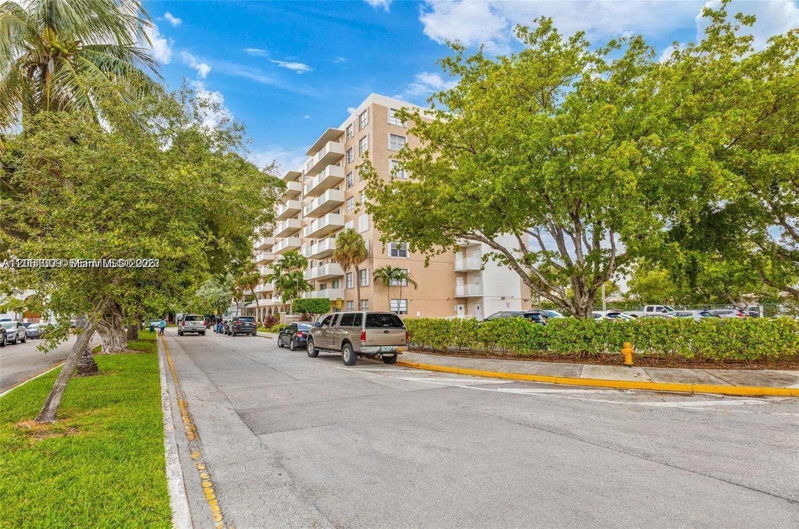 1455 N Treasure Dr # PH-H, North Bay Village, FL 33141