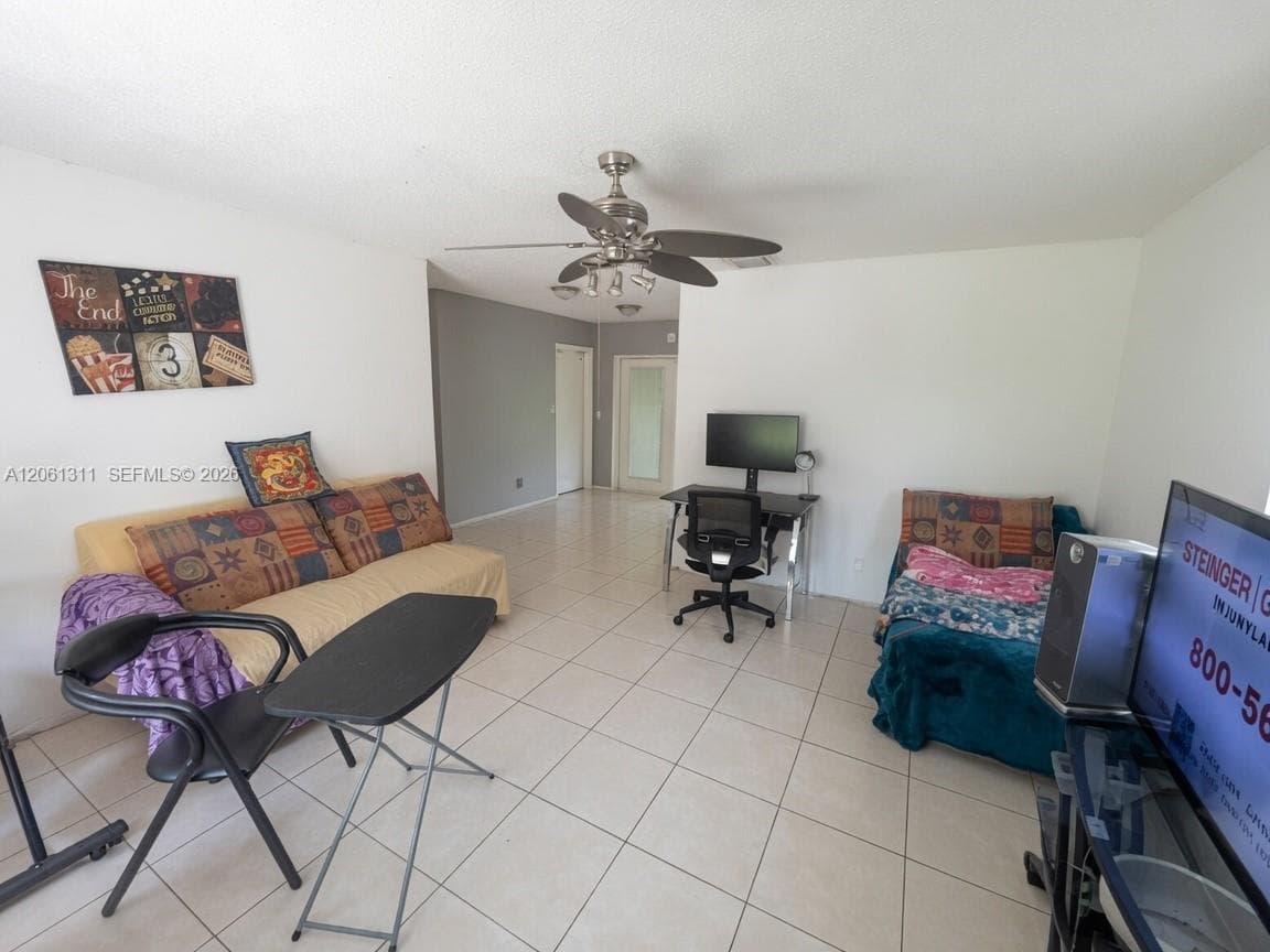 240 NE 23rd Ct, Pompano Beach, FL 33060 photo 2