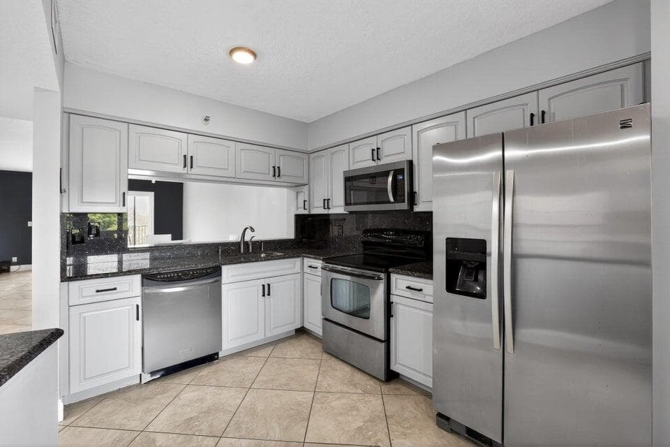 2206 S Cypress Bend Drive # 401, Pompano Beach, FL 33069 photo 3
