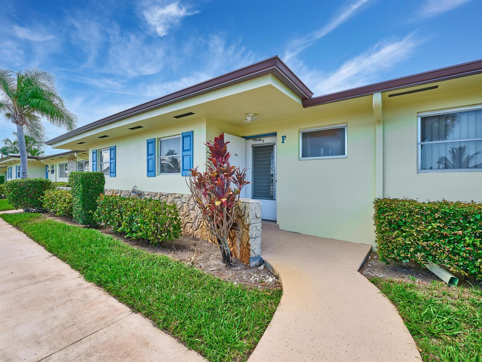2804 Crosley Drive E # F, West Palm Beach, FL 33415 photo 2