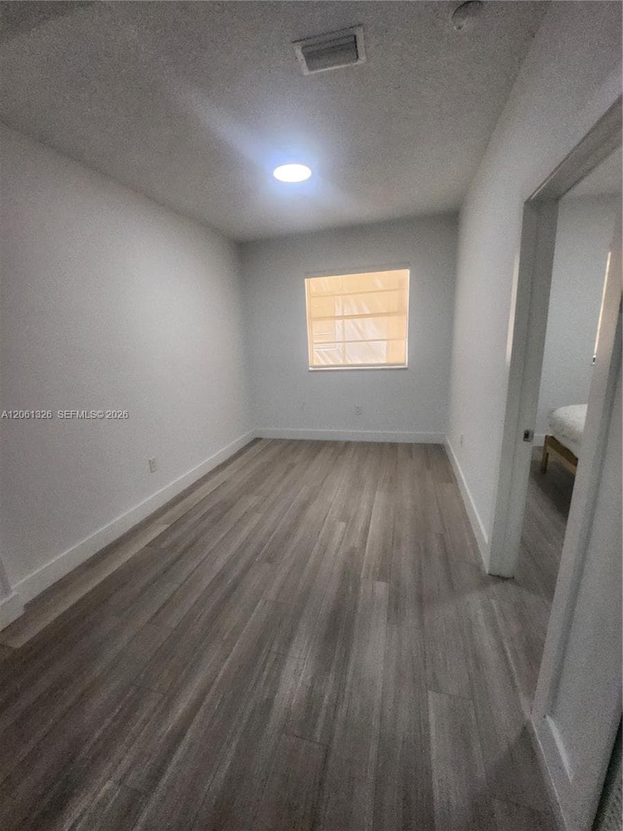 2700 Collins Ave # 110, Miami Beach, FL 33140 photo 3
