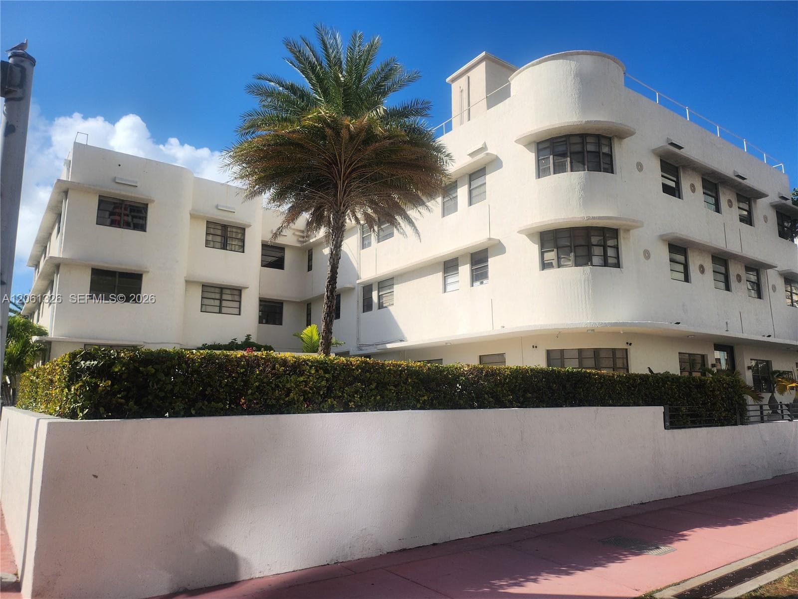 2700 Collins Ave # 110, Miami Beach, FL 33140