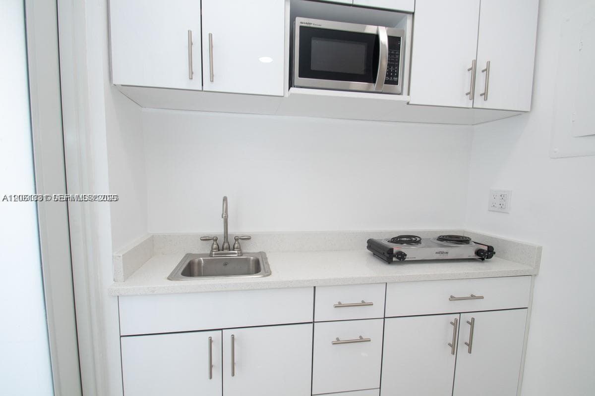 233-B NW 53rd Ave # 1, Miami, FL 33126 photo 4