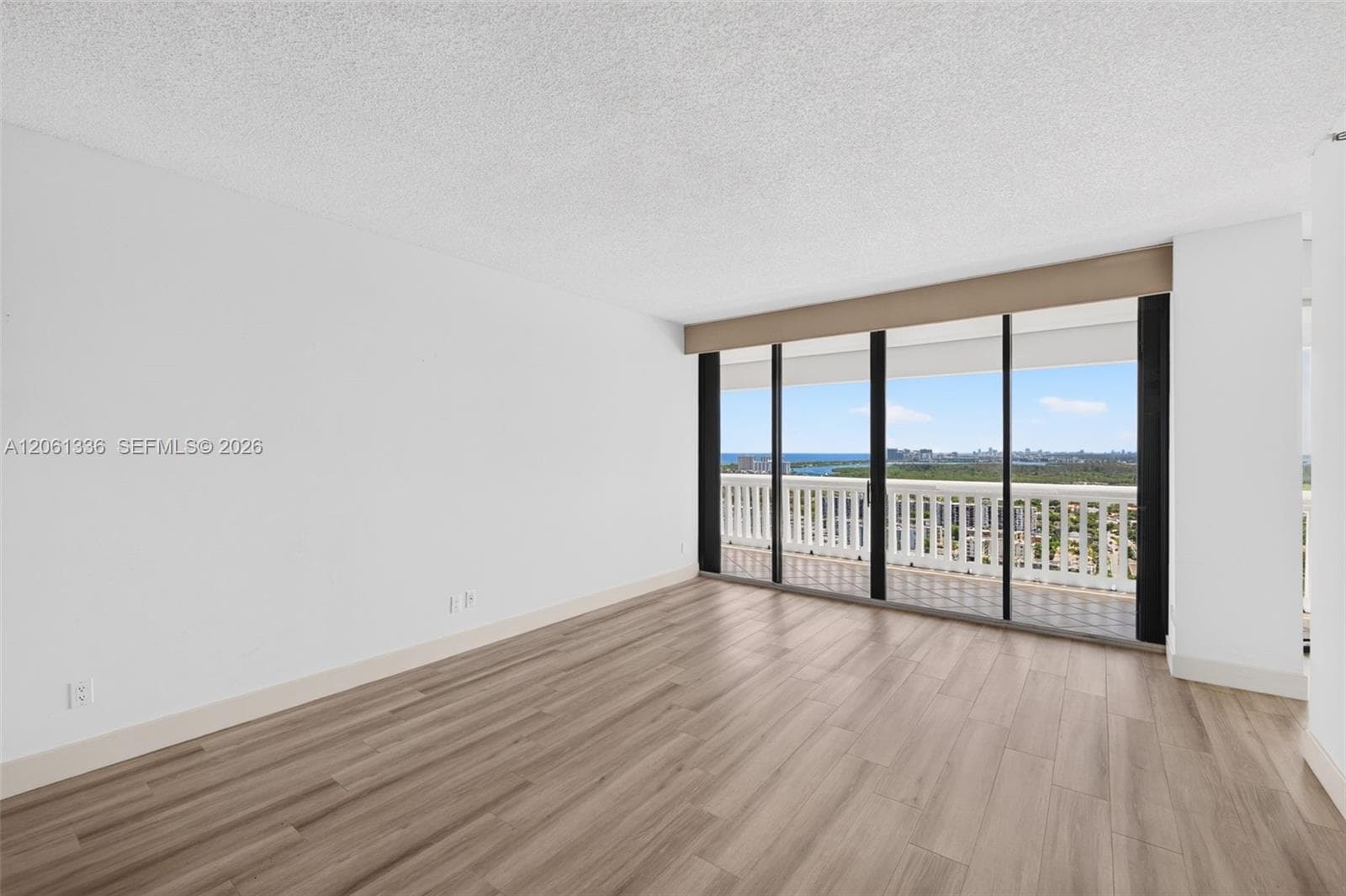 2000 Island Blvd # 3008, Aventura, FL 33160 photo 2