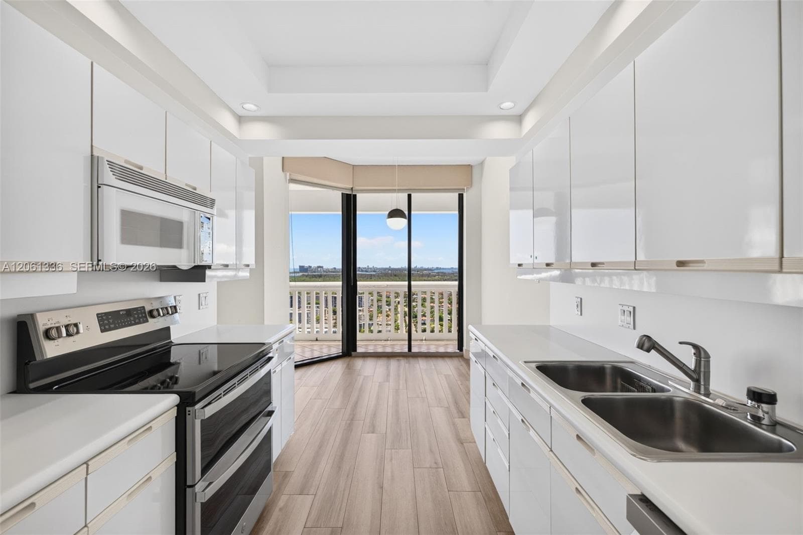 2000 Island Blvd # 3008, Aventura, FL 33160