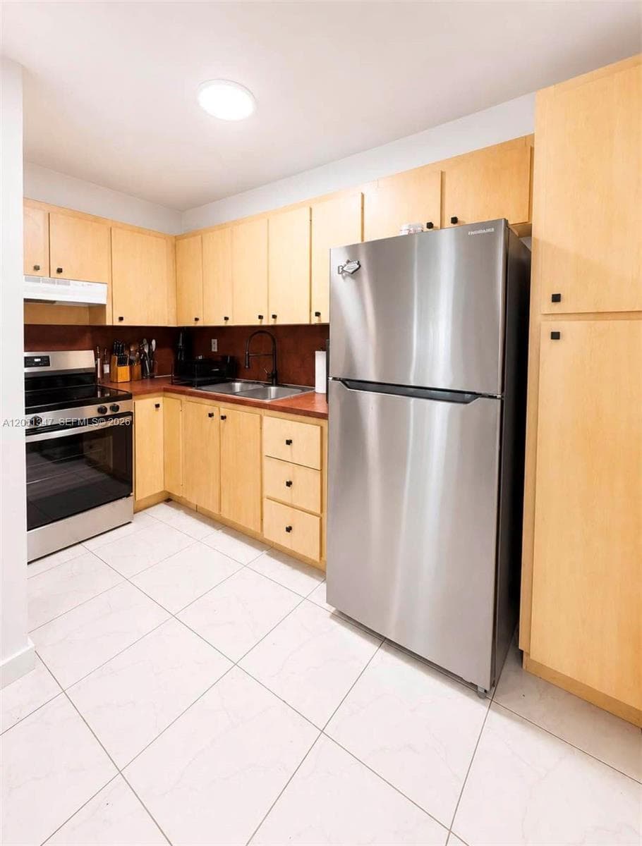 1525 NW 19th Ter # 15, Miami, FL 33125 photo 3