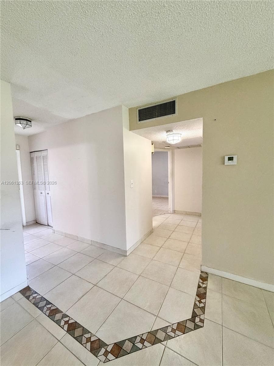 5001 NW 34th St # 102, Lauderdale Lakes, FL 33319 photo 5