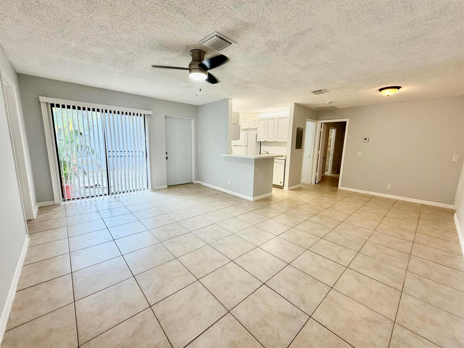 30 CROSSINGS Circle # A, Boynton Beach, FL 33435 photo 3