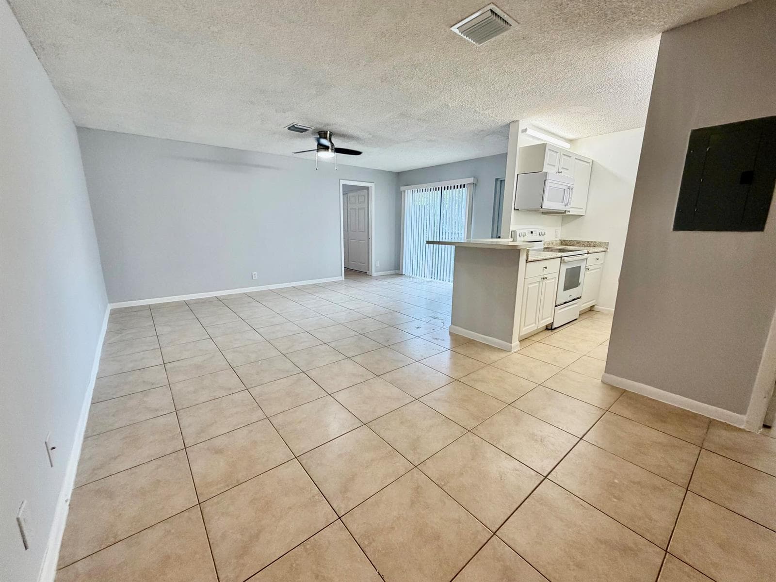 30 CROSSINGS Circle # A, Boynton Beach, FL 33435 photo 5