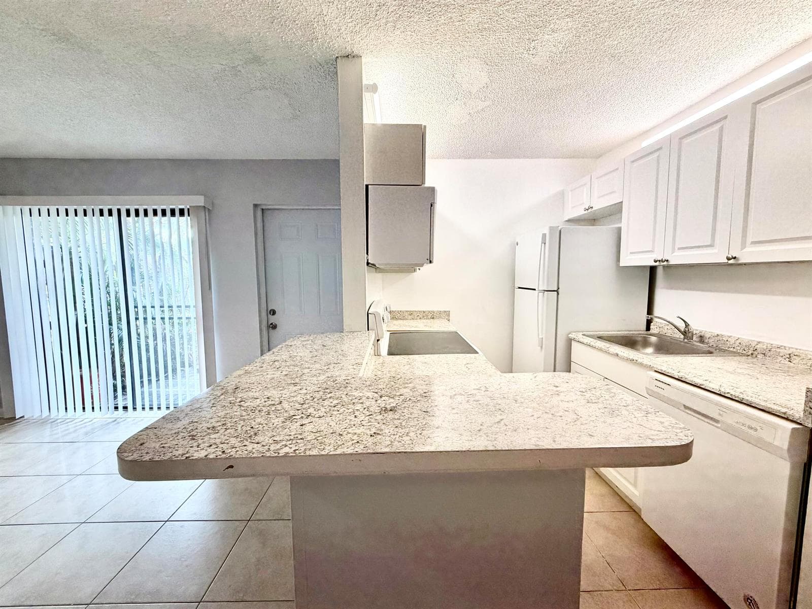 30 CROSSINGS Circle # A, Boynton Beach, FL 33435 photo 4