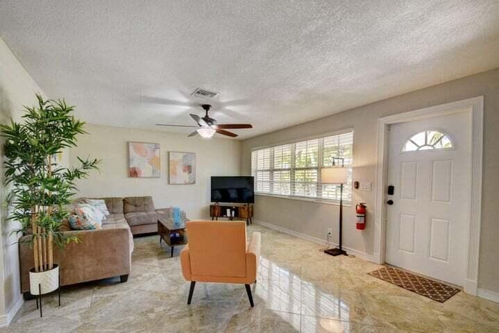168 SE 31ST Avenue, Boynton Beach, FL 33435 photo 3