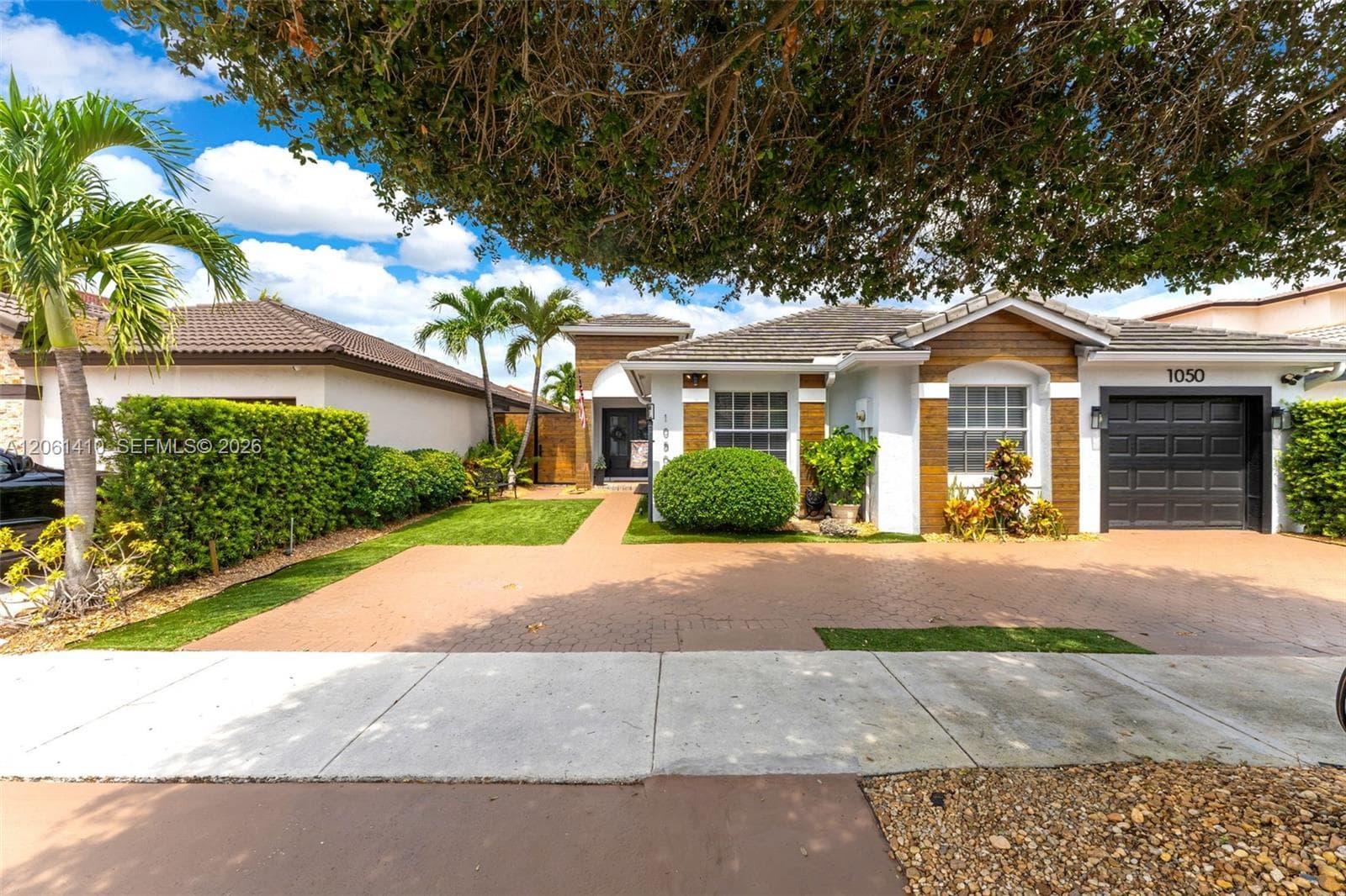 1050 NW 129th Ave, Miami, FL 33182 photo 2