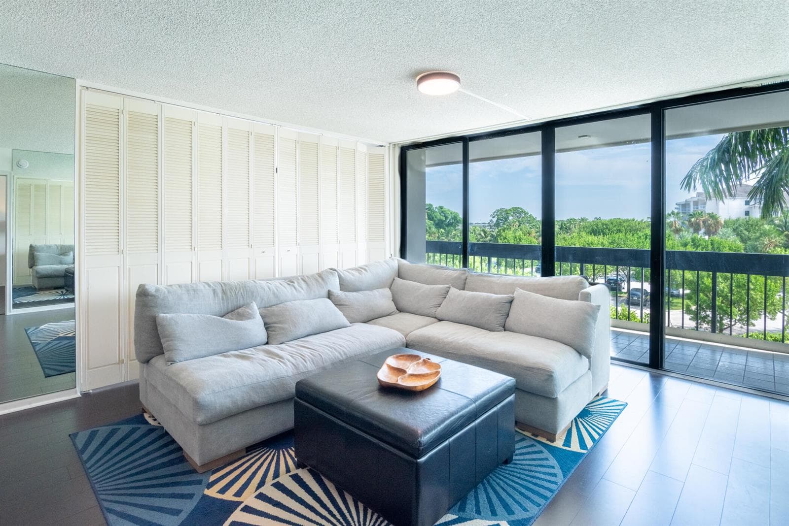 2400 PRESIDENTIAL Way # 302, West Palm Beach, FL 33401 photo 2