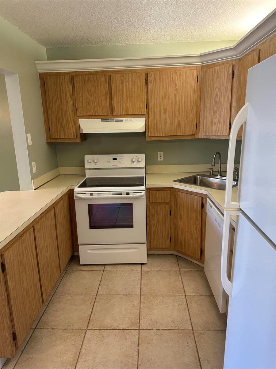 436 PINE GLEN Lane # D-1, FL 33463 photo 5