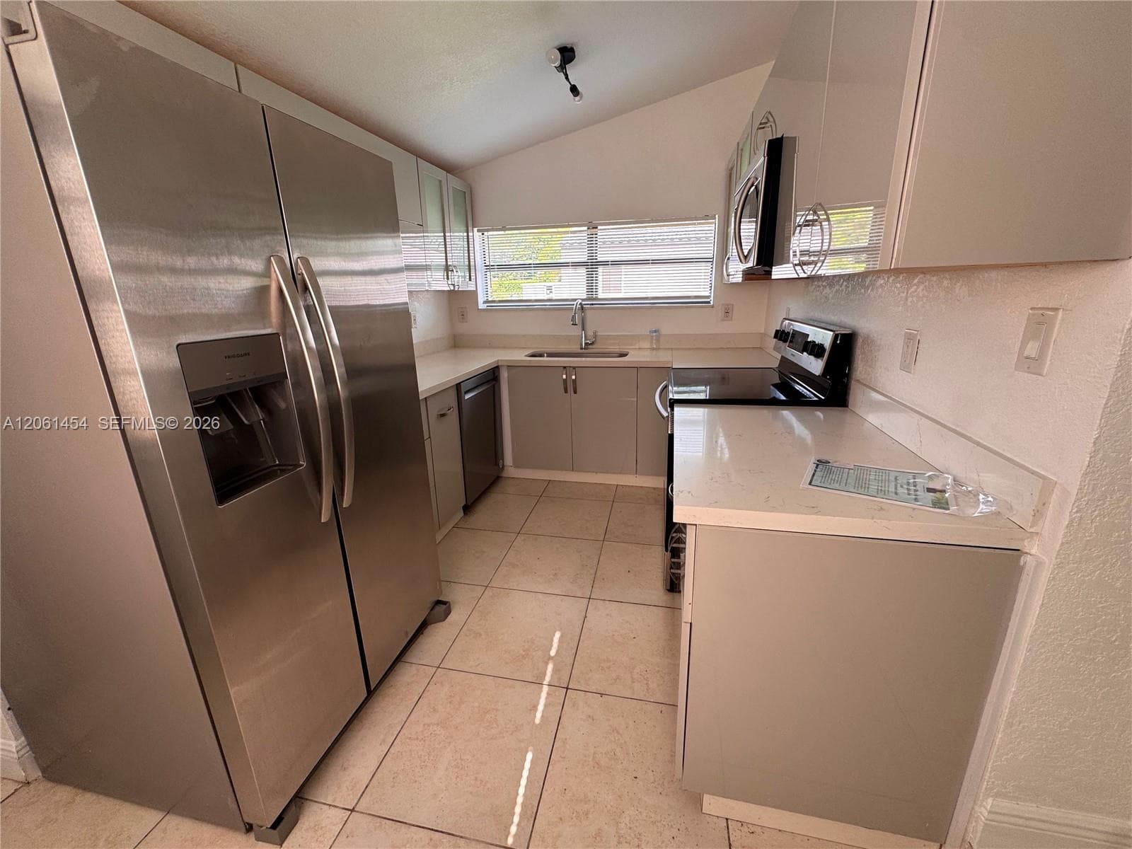 124 NW 89th St # 124, El Portal, FL 33150 photo 3