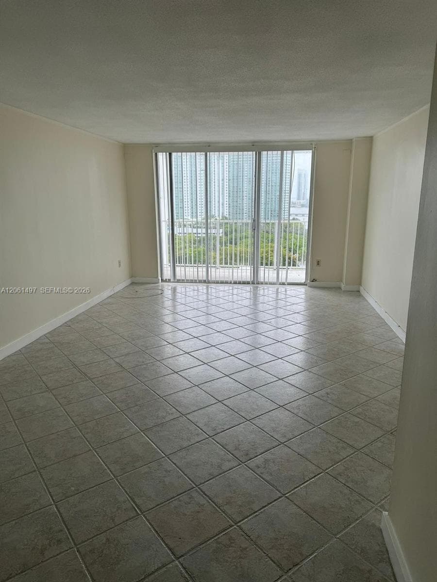 2851 NE 183rd St # 1609E, Aventura, FL 33160 photo 2