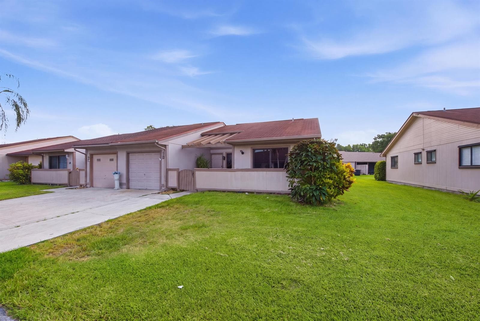 18 WINCHMORE Lane, Boynton Beach, FL 33426 photo 2