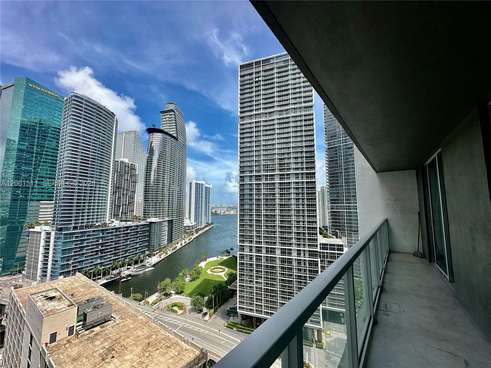 500 Brickell Ave # 2407, Miami, FL 33131 photo 2