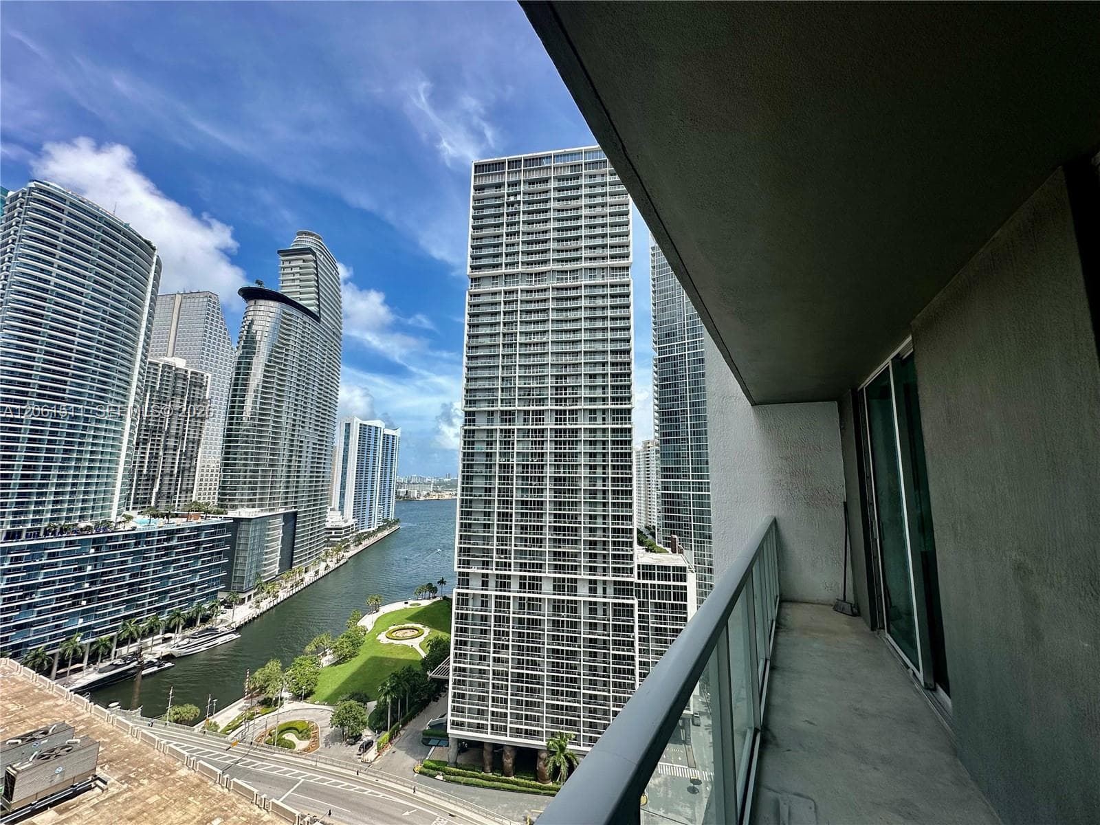 500 Brickell Ave # 2407, Miami, FL 33131 photo 3