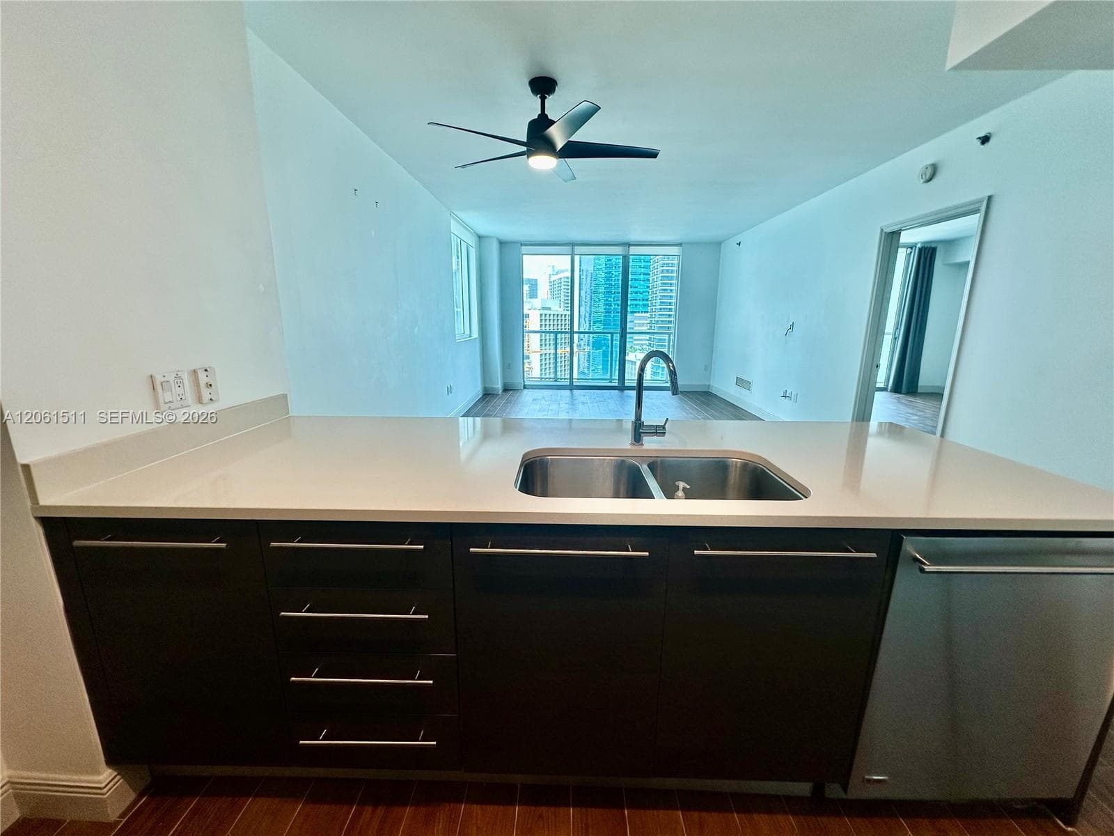 500 Brickell Ave # 2407, Miami, FL 33131 photo 5