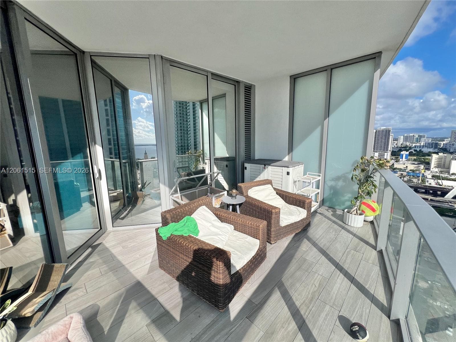 851 NE 1st Ave # 2605, Miami, FL 33132 photo 3