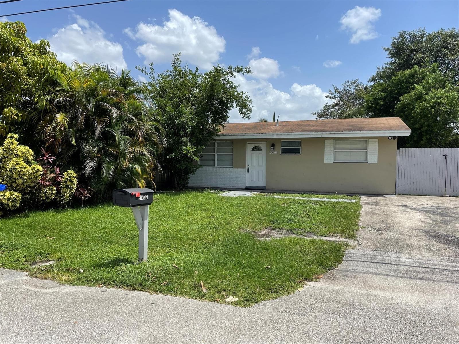 6902 SW 15th Street, North Lauderdale, FL 33068 photo 3