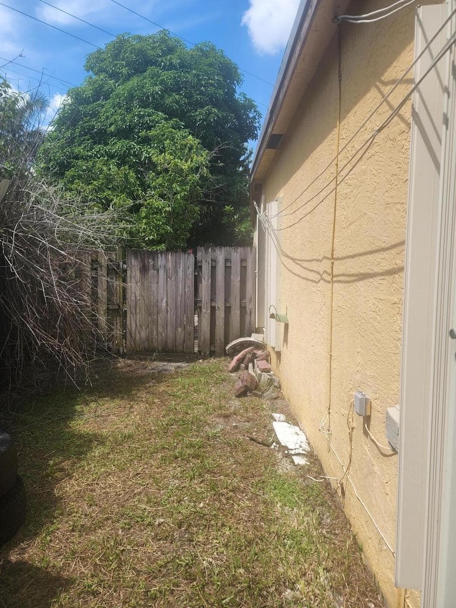 2430 SW 82ND Terrace, Miramar, FL 33025 photo 2